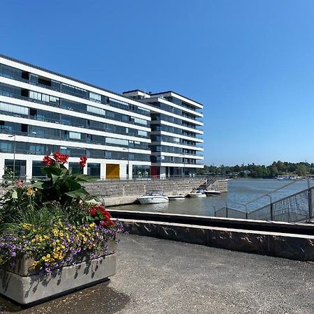 Sea View Lux Kalasatama Romantic Studio - Balcony & Coffee& Tee, Wifi, Gym &Sauna Helsingfors Eksteriør bilde